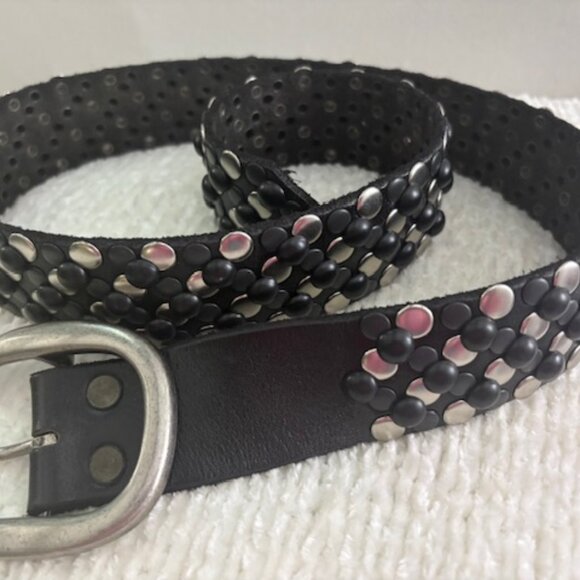 Leather studded belt - Picture 5 of 5